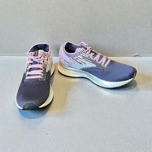 Brooks ricochet sneakers